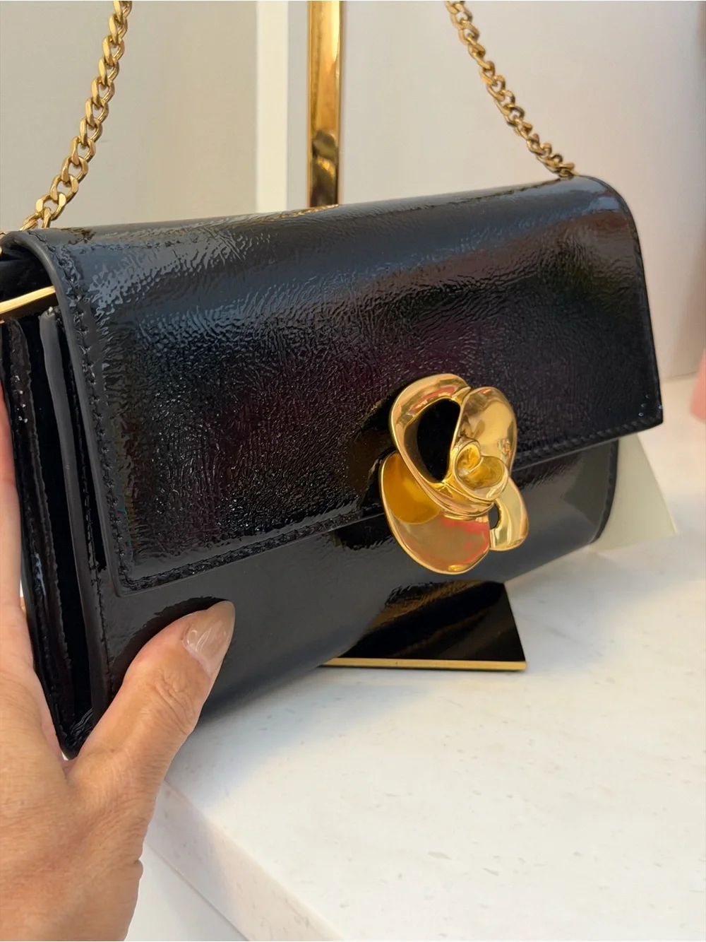 Ted Baker compact patent